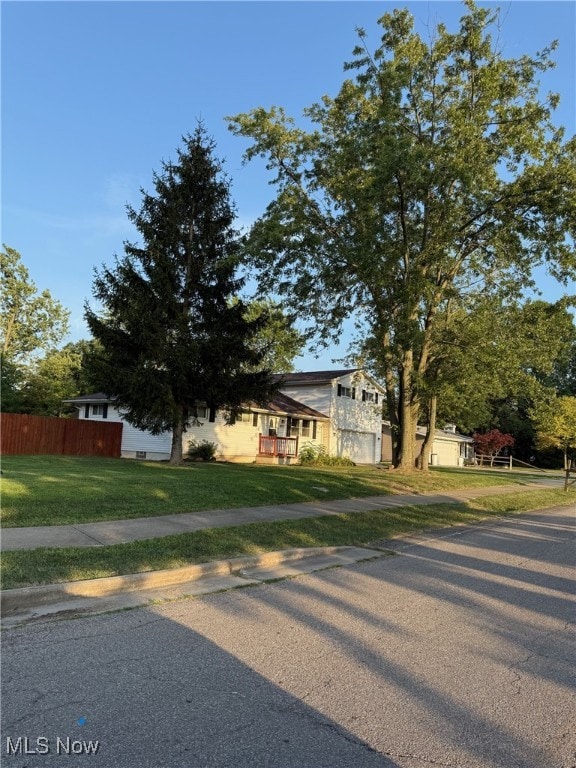 805 Roberts St, Sheffield Lake, OH 44054 - photo 3