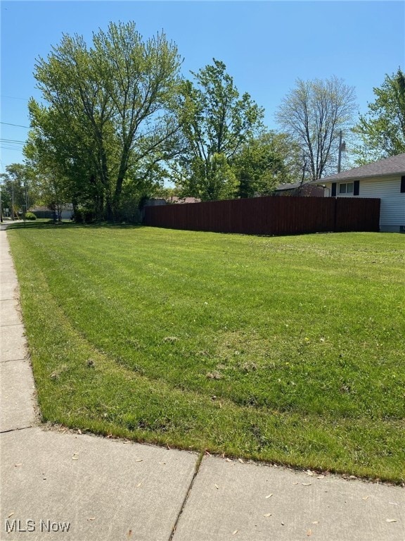 805 Roberts St, Sheffield Lake, OH 44054 - photo 27