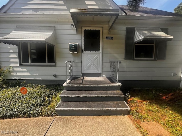 20105 Maple Heights Blvd, Maple Heights, OH 44137 - photo 2