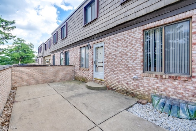 879 Tollis Pkwy, Broadview Heights, OH 44147 - photo 2