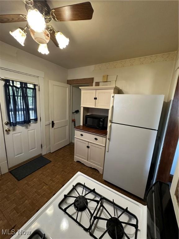 175 N Hartford Ave, Youngstown, OH 44509 - photo 10