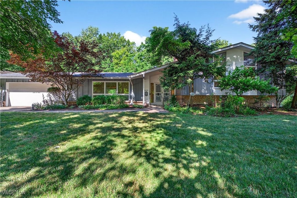 1203 Berwick Ln, South Euclid, OH 44121 - photo 1