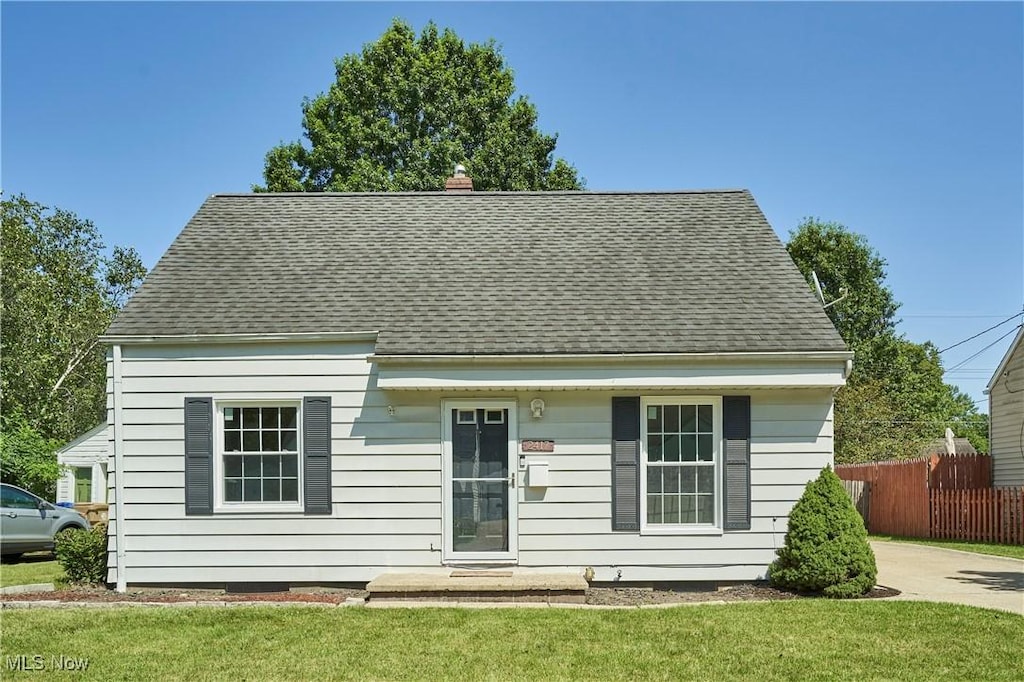 2417 Parkview Dr, Cuyahoga Falls, OH 44223 - photo 1