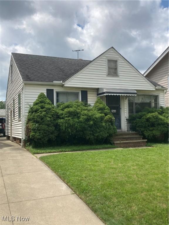 7915 Snow Rd, Parma, OH 44129 - photo 2