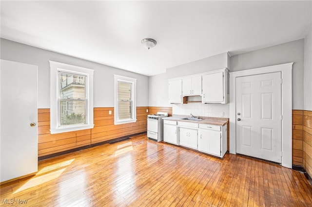 6917 Worley Ave, Cleveland, OH 44105 - photo 10