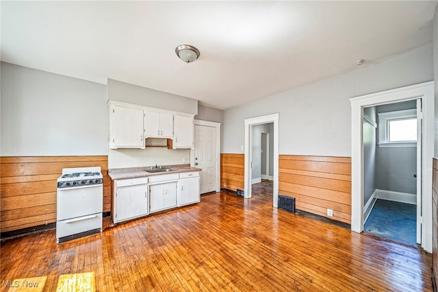 6917 Worley Ave, Cleveland, OH 44105 - photo 12