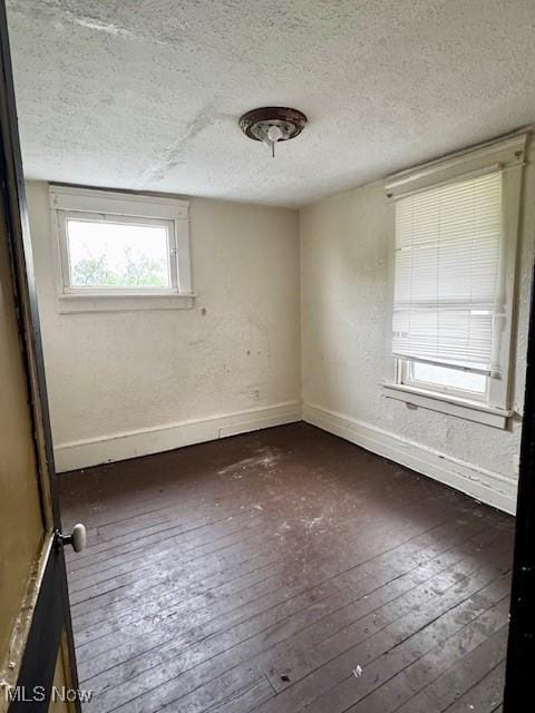 1115 Harpster Ave, Akron, OH 44314 - photo 9
