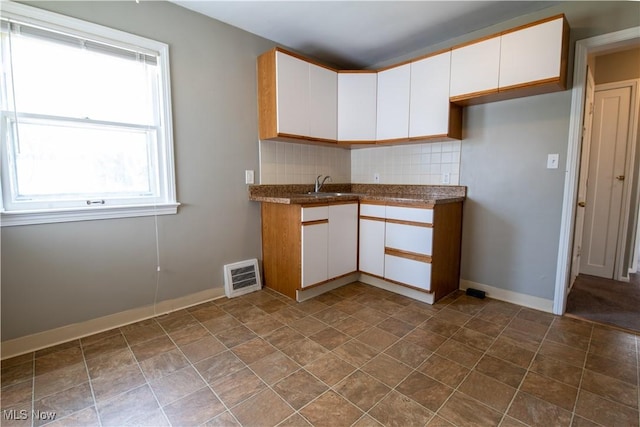 20801 Franklin Rd, Maple Heights, OH 44137 - photo 2