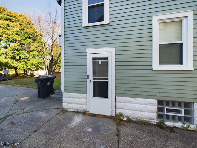 16215 Huntmere Ave, Cleveland, OH 44110 - photo 3