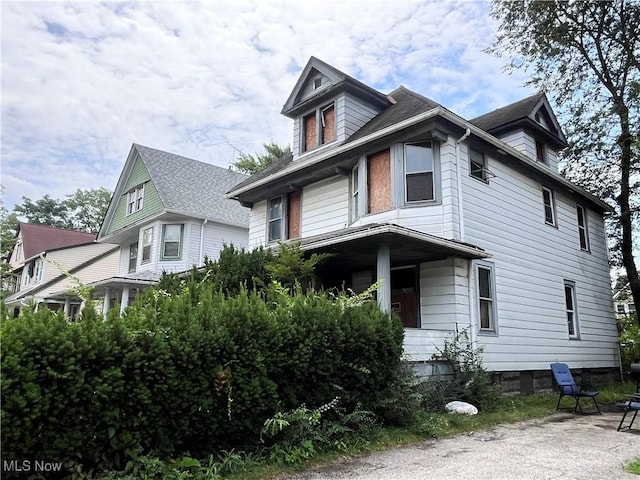 1656 Carlyon Rd, Cleveland, OH 44112 - photo 4