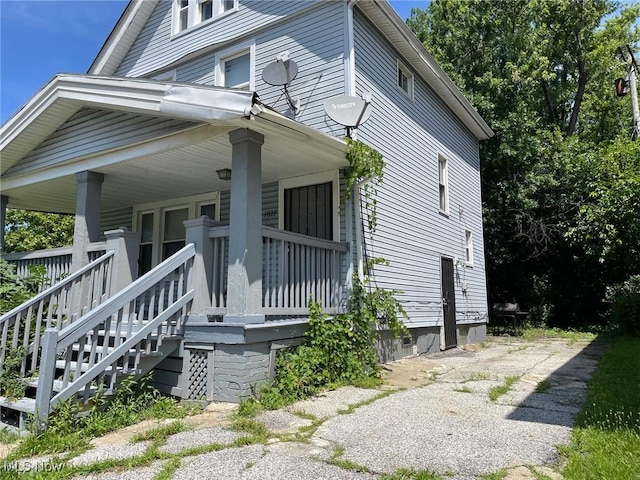 1027 E 148th St, Cleveland, OH 44110 - photo 3