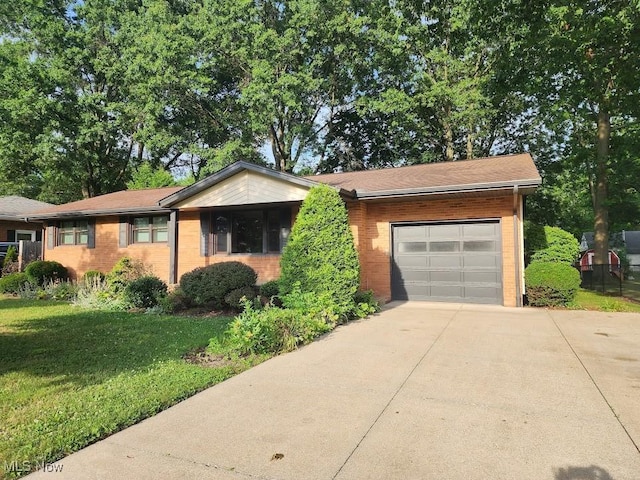 437 Bicksler Dr, Wadsworth, OH 44281 - photo 1