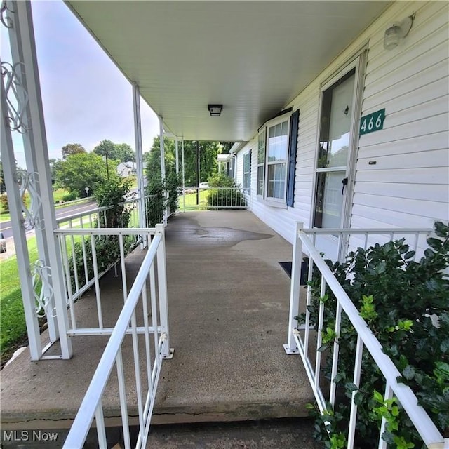 466 N St, Mount Pleasant, OH 43939 - photo 2