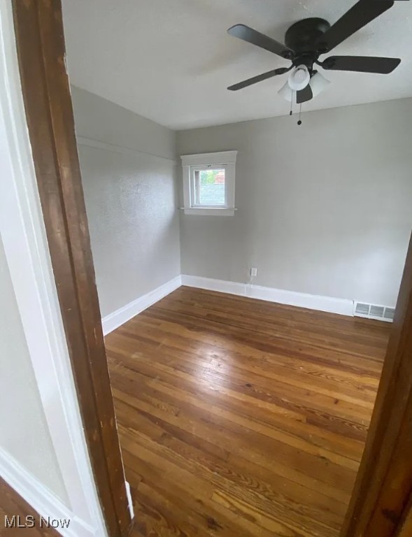 5621 Flowerdale Ave, Cleveland, OH 44144 - photo 29