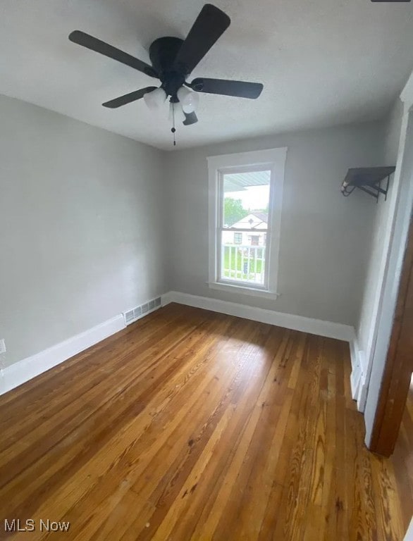 5621 Flowerdale Ave, Cleveland, OH 44144 - photo 30