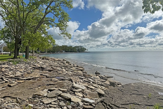201 Morning Glory Ln, Kelleys Island, OH 43438 - photo 2
