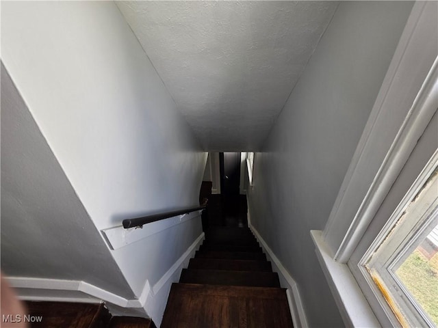 991 Helmsdale Rd, Cleveland, OH 44112 - photo 13