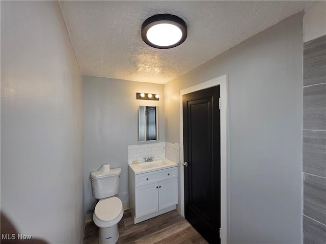 991 Helmsdale Rd, Cleveland, OH 44112 - photo 19