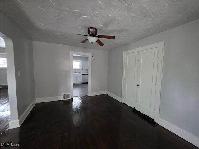 991 Helmsdale Rd, Cleveland, OH 44112 - photo 8
