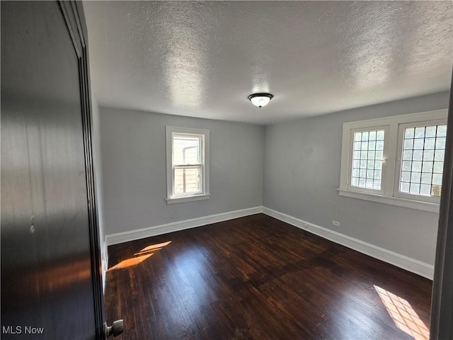 991 Helmsdale Rd, Cleveland, OH 44112 - photo 4