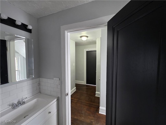 991 Helmsdale Rd, Cleveland, OH 44112 - photo 17