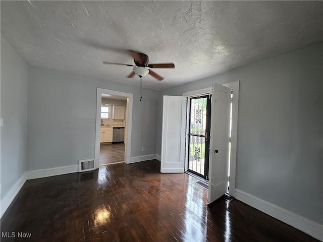 991 Helmsdale Rd, Cleveland, OH 44112 - photo 6