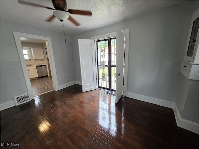 991 Helmsdale Rd, Cleveland, OH 44112 - photo 7