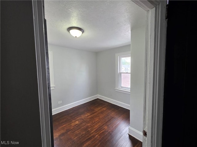 991 Helmsdale Rd, Cleveland, OH 44112 - photo 23