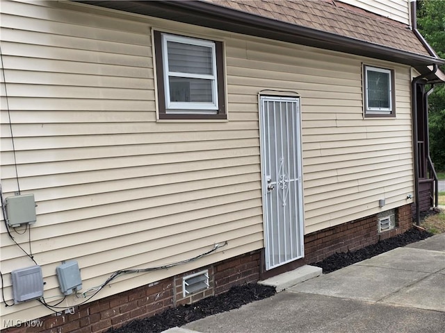 991 Helmsdale Rd, Cleveland, OH 44112 - photo 35