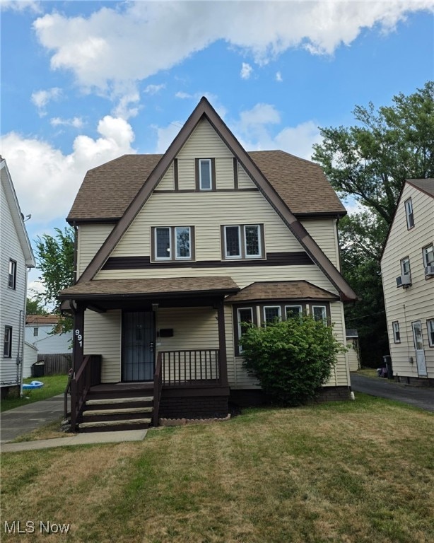 991 Helmsdale Rd, Cleveland, OH 44112 - photo 1