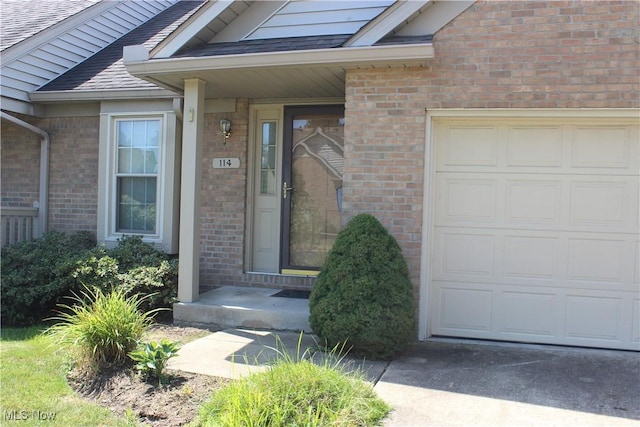 114 Ledbury Cir NE, Canton, OH 44721 - photo 2