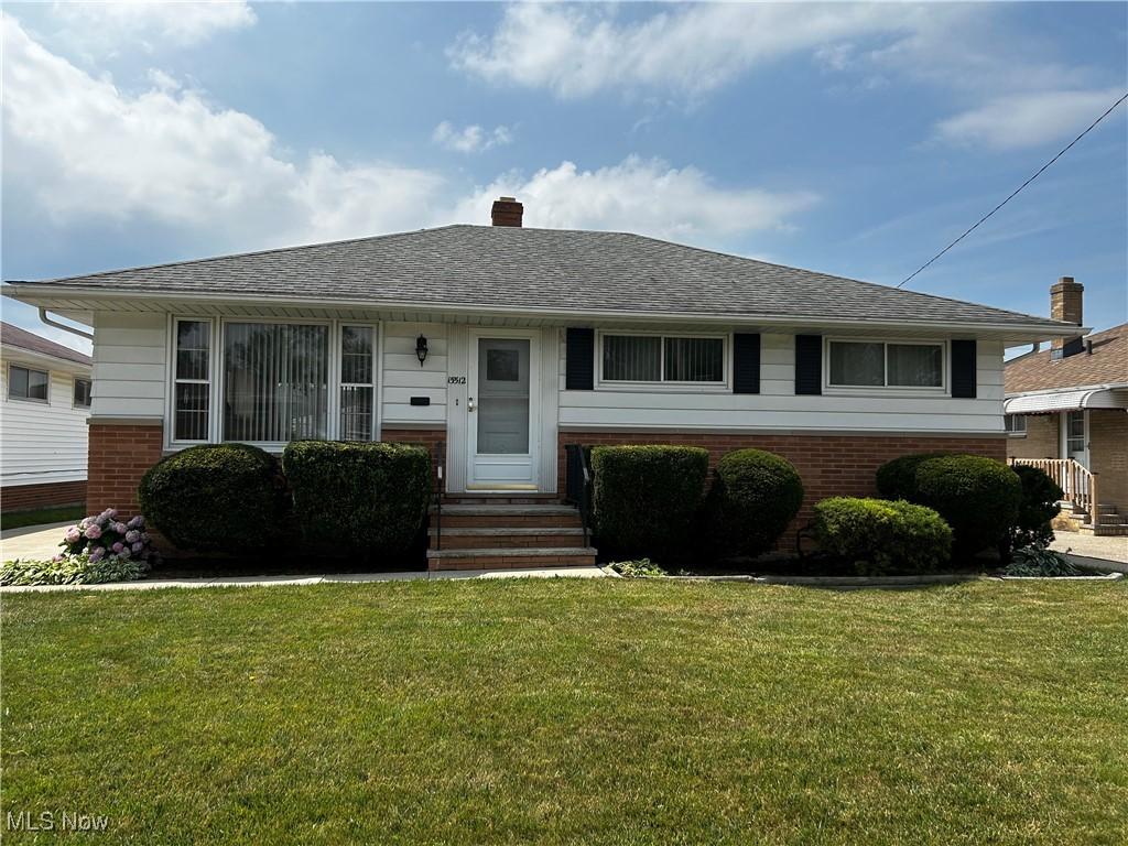 15512 Shirley Ave, Maple Heights, OH 44137 - photo 1