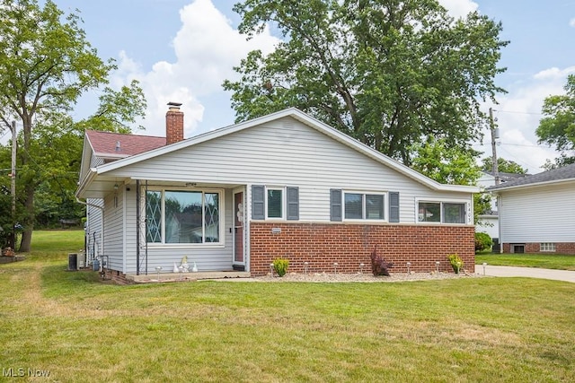 5403 Amherst Dr, Cleveland, OH 44129 - photo 2