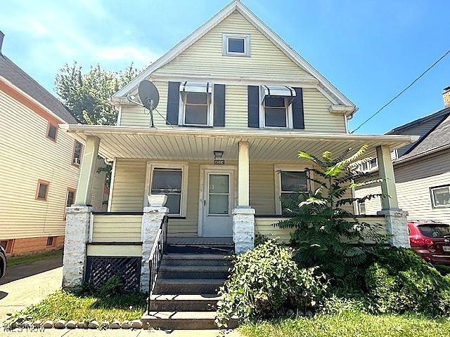 4014 E 54th St, Newburgh Heights, OH 44105 - photo 1