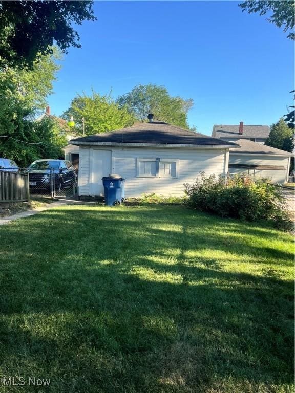 319 W 27th St, Lorain, OH 44055 - photo 2