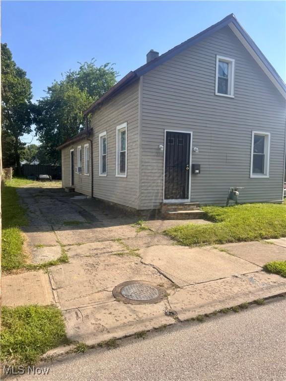 5008 Mcbride Ave, Cleveland, OH 44127 - photo 2