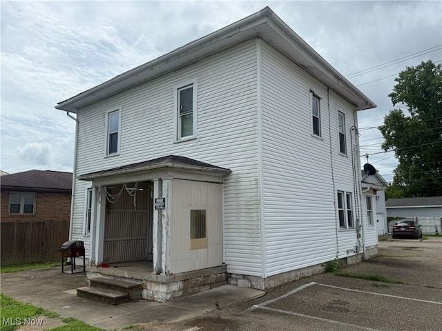 335 Allen Ln SW, New Philadelphia, OH 44663 - photo 1