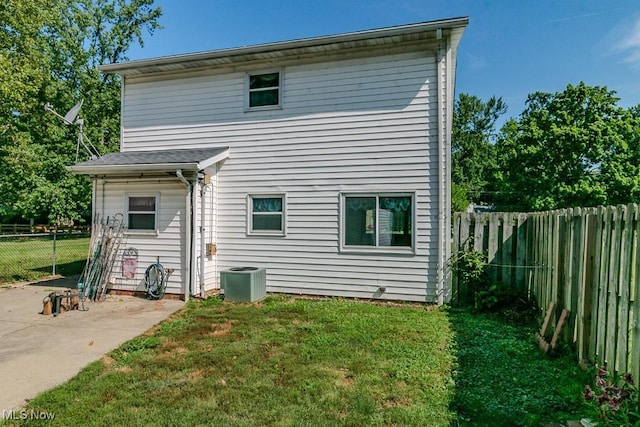 33986 Iris Ln, Eastlake, OH 44095 - photo 32
