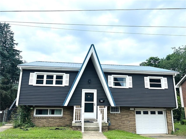 112 Cloma Cir, Weirton, WV 26062 - photo 1
