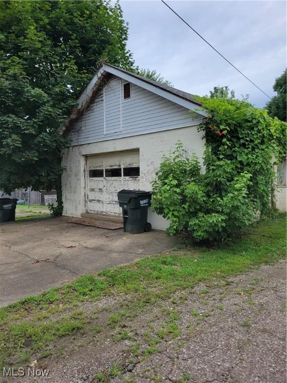 631 Locust St, Coshocton, OH 43812 - photo 17