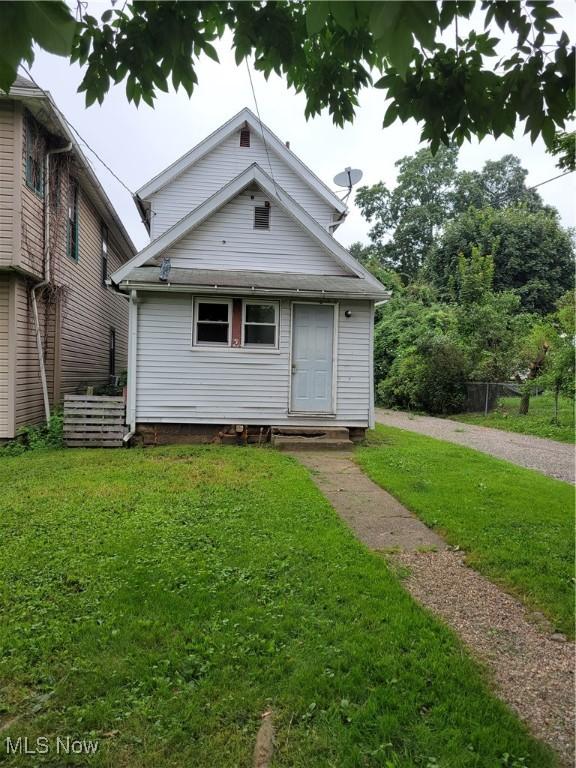 631 Locust St, Coshocton, OH 43812 - photo 3