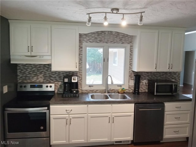 4002 Washington Ave, Lorain, OH 44052 - photo 5