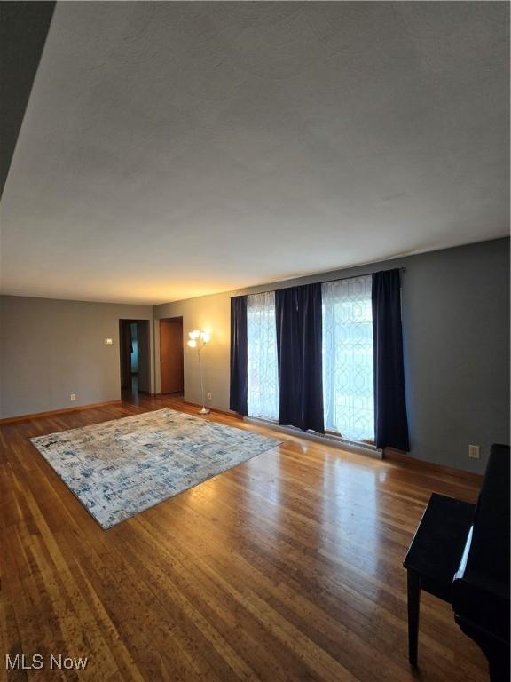 2219 W 19th St, Ashtabula, OH 44004 - photo 2