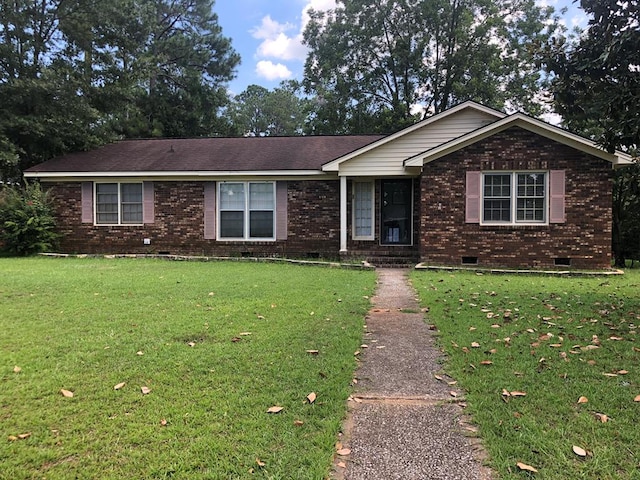 2814 Reeves Ln, Albany, GA 31721 - single story home with crawl space, a front yard, and brick siding