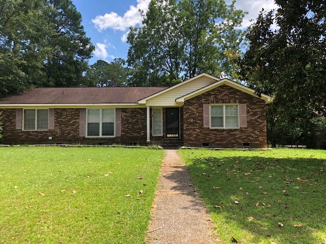 2814 Reeves Ln, Albany, GA 31721 - single story home featuring crawl space, brick siding, and a front lawn