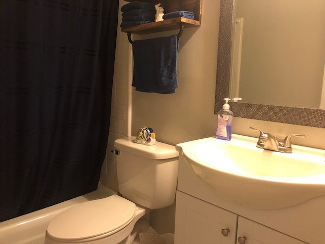 2814 Reeves Ln, Albany, GA 31721 - bathroom featuring vanity and shower / tub combo