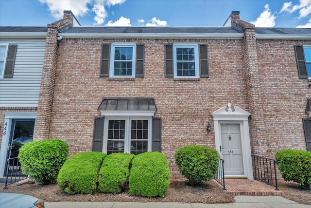 444 Kingswood Ct, Albany, GA 31707 - view of front of property featuring brick siding
