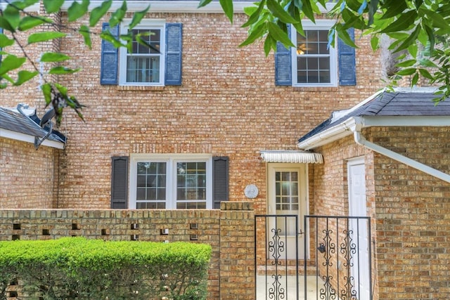 444 Kingswood Ct, Albany, GA 31707 - entrance to property with brick siding and a gate