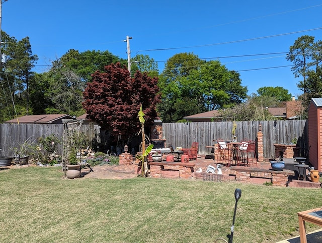 view of yard with a patio area