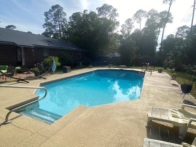 615 E 28th Ave, Cordele, GA 31015 - outdoor pool with a patio area